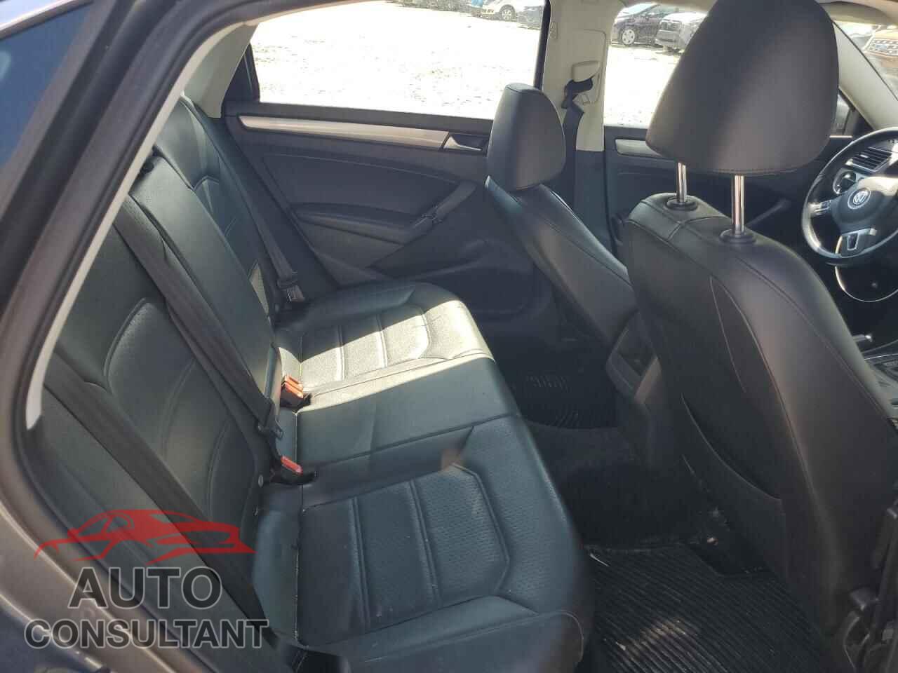 VOLKSWAGEN PASSAT 2014 - 1VWAT7A32EC054366