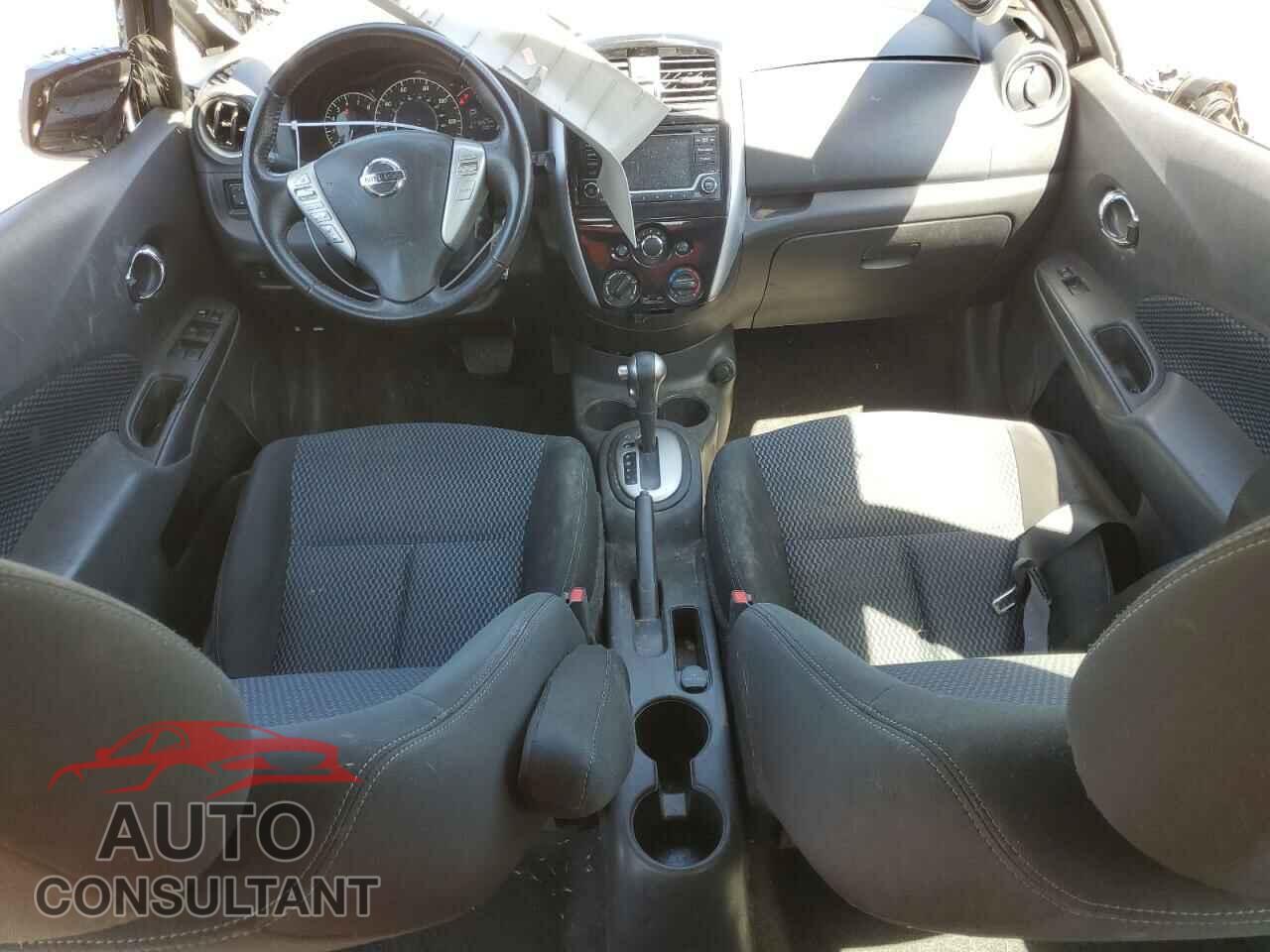 NISSAN VERSA 2017 - 3N1CE2CP3HL358455