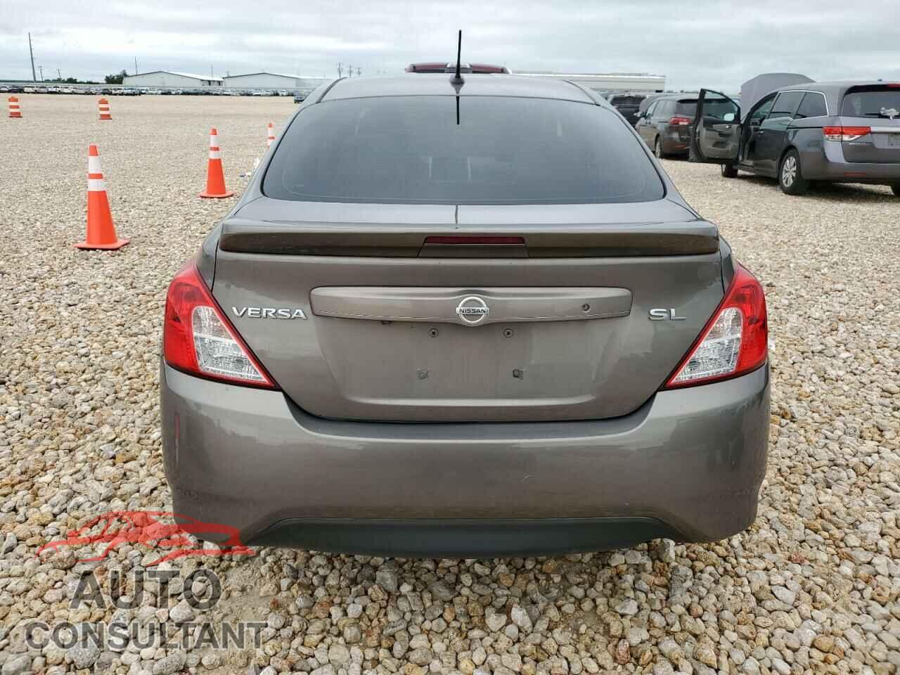 NISSAN VERSA 2017 - 3N1CN7AP7HL812089