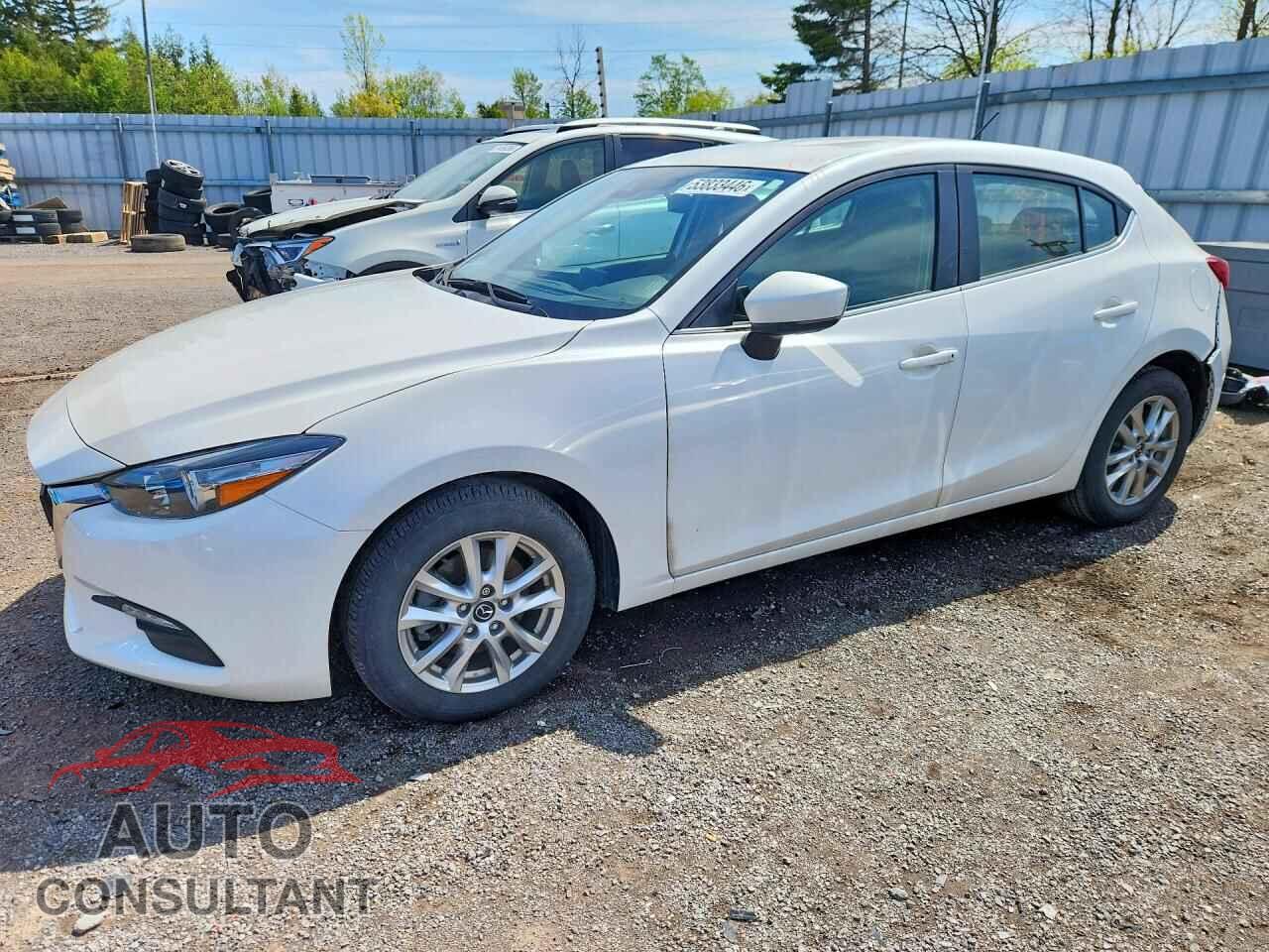 MAZDA 3 2018 - 3MZBN1L76JM219257