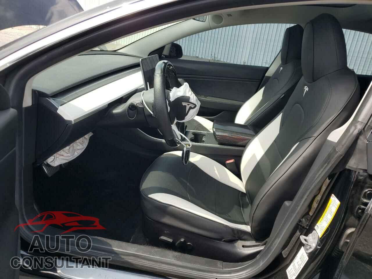 TESLA MODEL 3 2019 - 5YJ3E1EB5KF385767