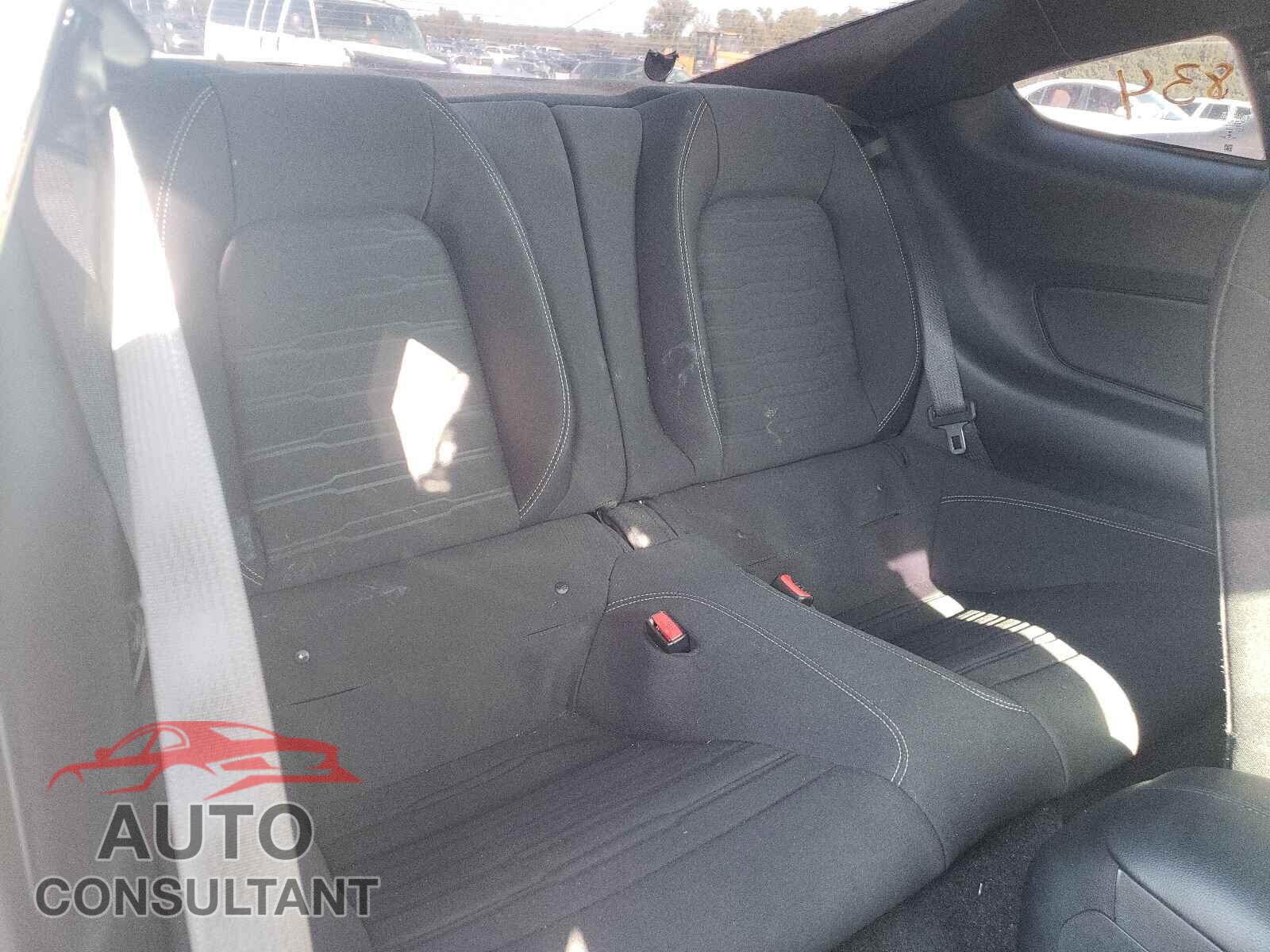 FORD MUSTANG 2017 - 1FA6P8TH3H5332279