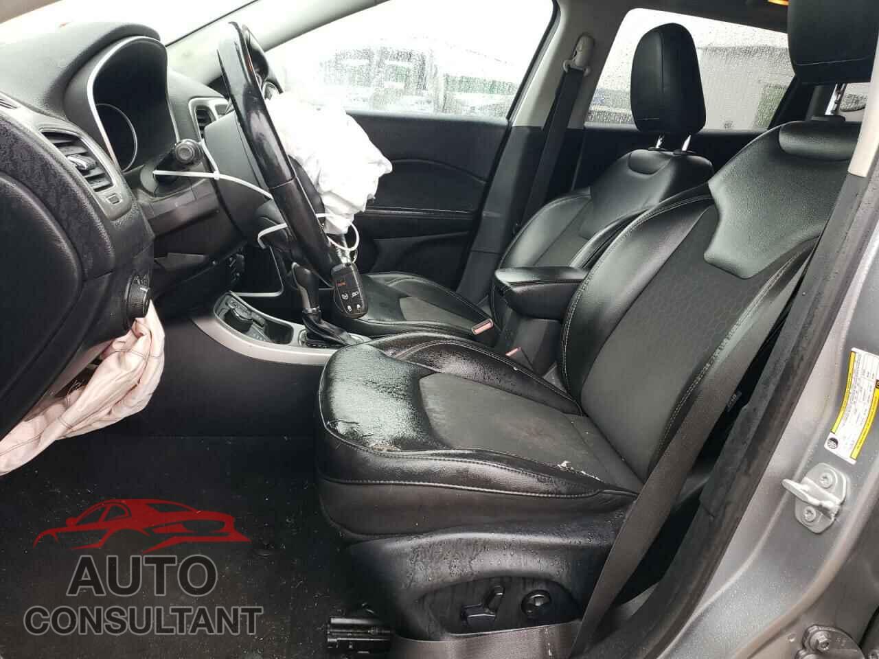 JEEP COMPASS 2018 - 3C4NJDBB7JT360105