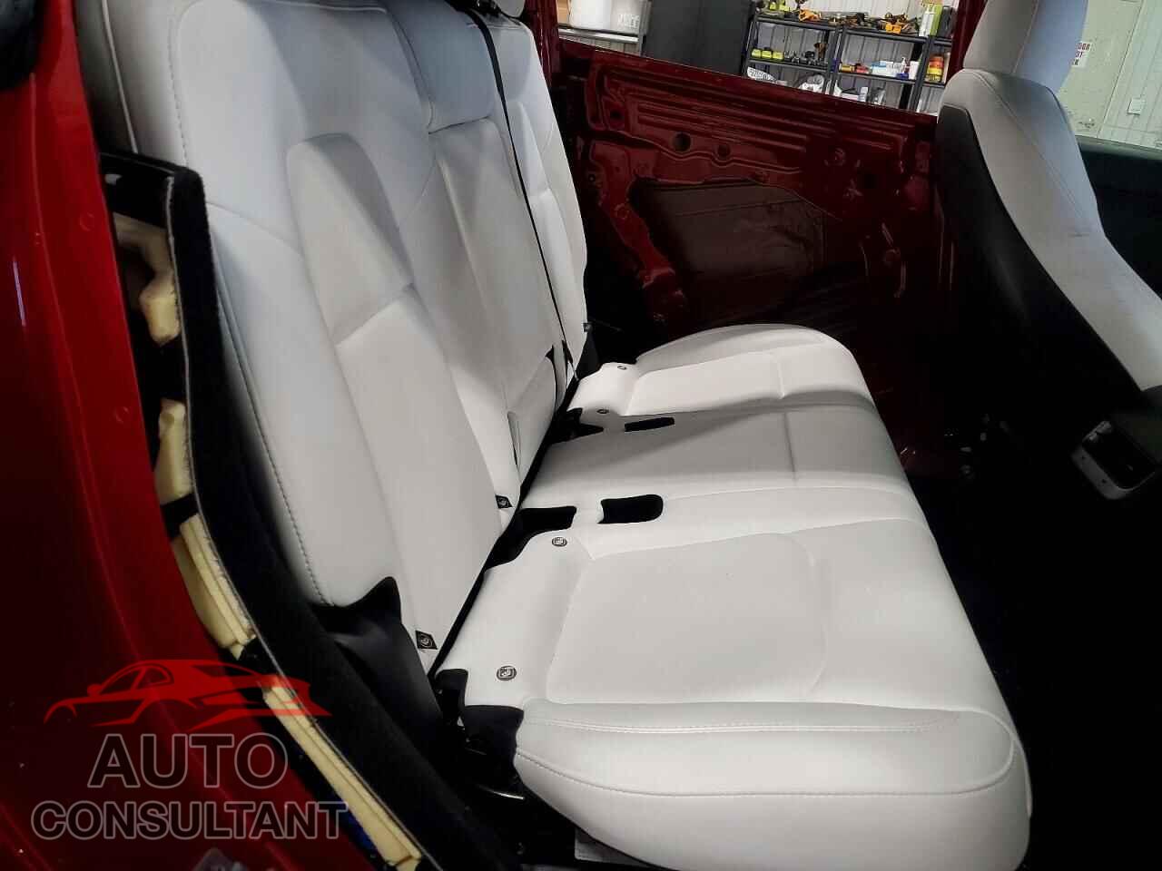 TESLA MODEL Y 2025 - 7SAYGDED7SA347895