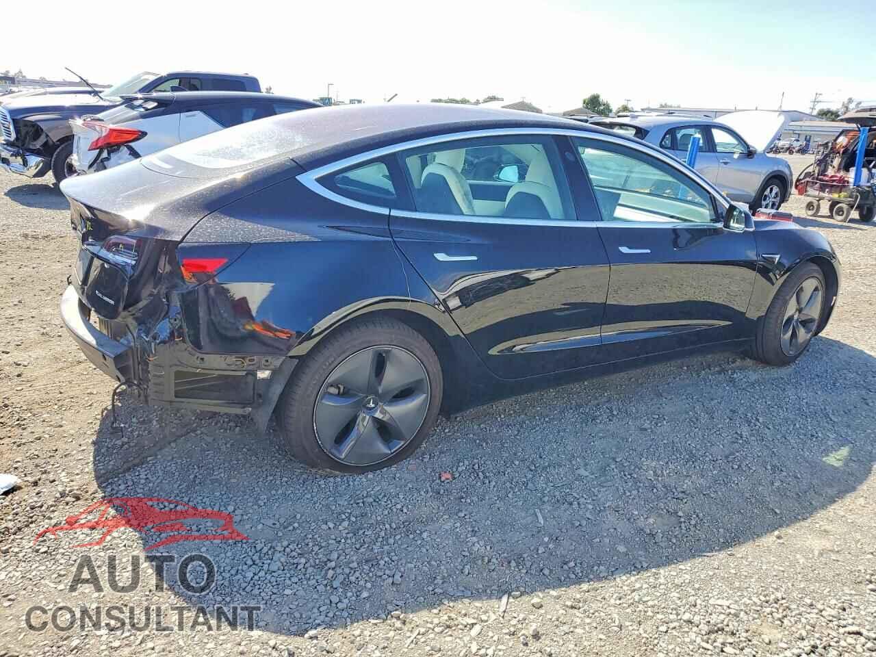 TESLA MODEL 3 2019 - 5YJ3E1EB0KF192295
