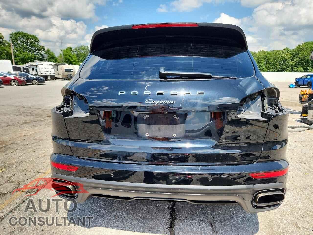 PORSCHE CAYENNE 2017 - WP1AA2A29HKA80782