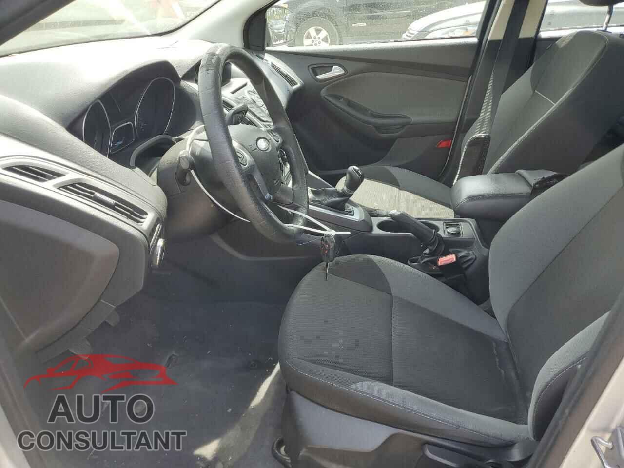 FORD FOCUS 2012 - 1FAHP3F22CL103857