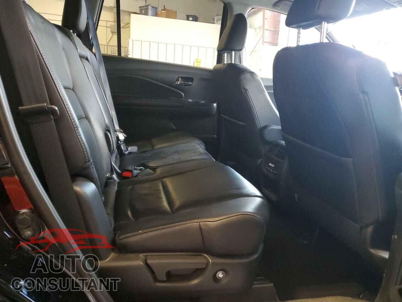 HONDA PILOT 2017 - 5FNYF6H57HB091429