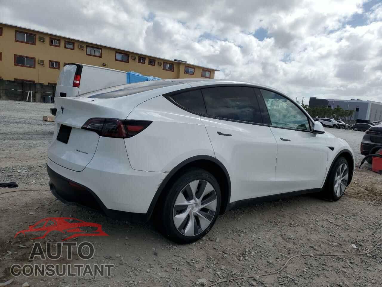 TESLA MODEL Y 2023 - 7SAYGDEE1PF595496