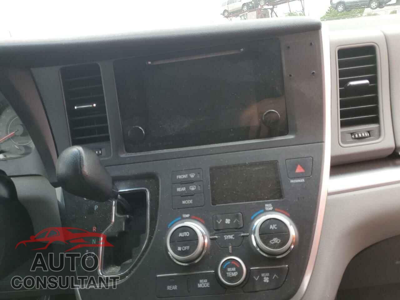 TOYOTA SIENNA 2017 - 5TDJZ3DC7HS149353