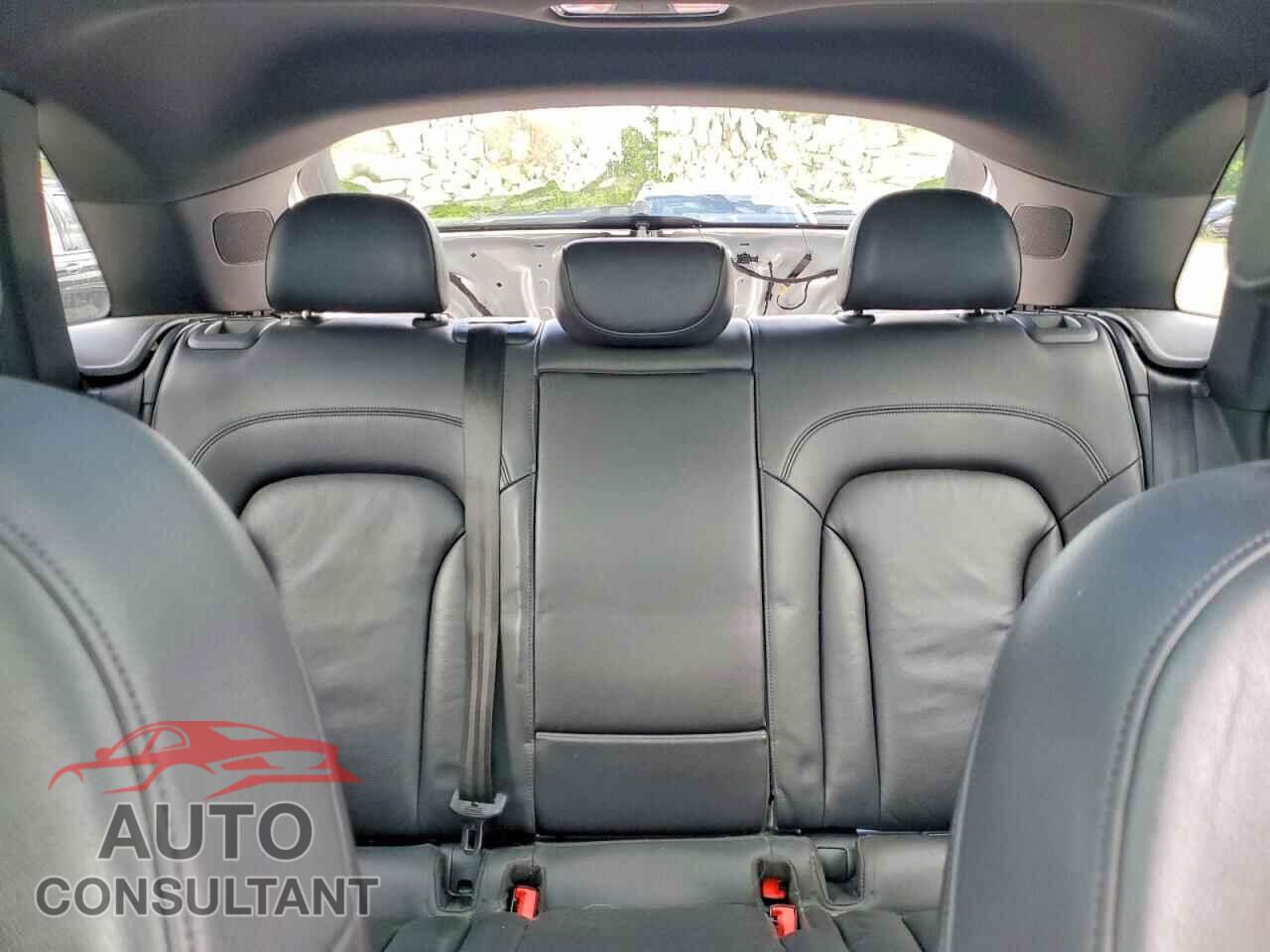 AUDI Q3 2016 - WA1GFCFS7GR024920