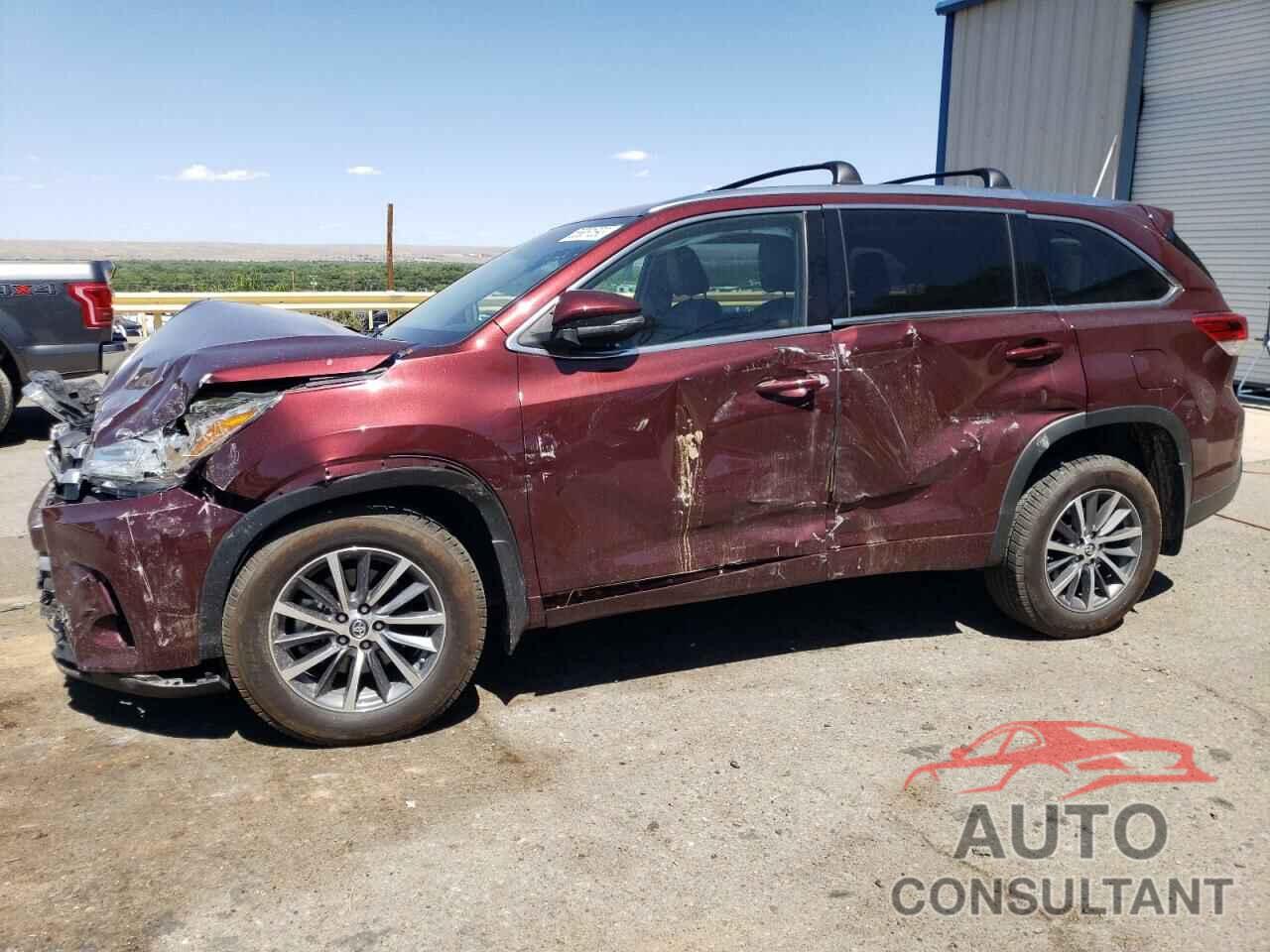 TOYOTA HIGHLANDER 2018 - 5TDJZRFH4JS884745