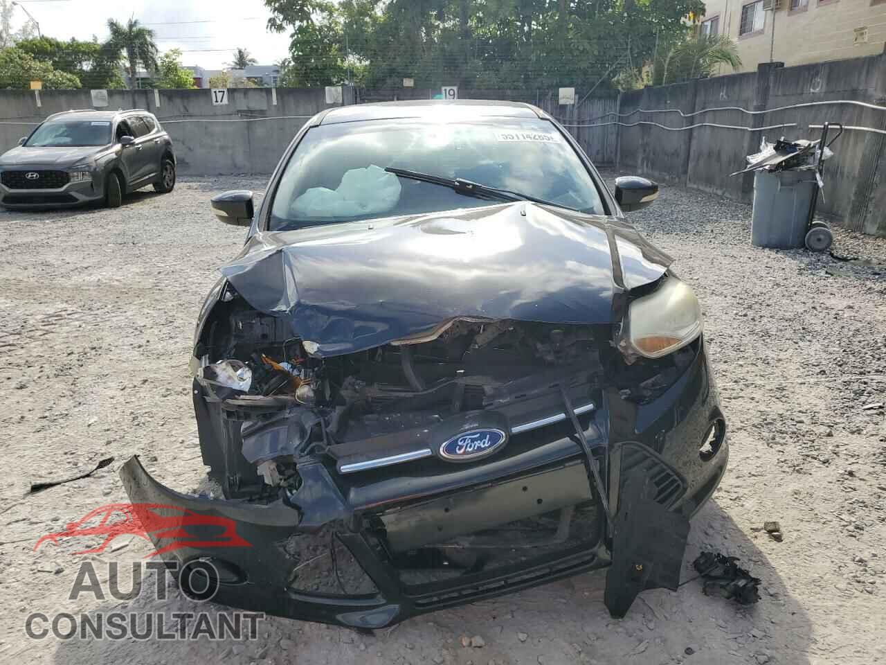 FORD FOCUS 2013 - 1FADP3F23DL333178