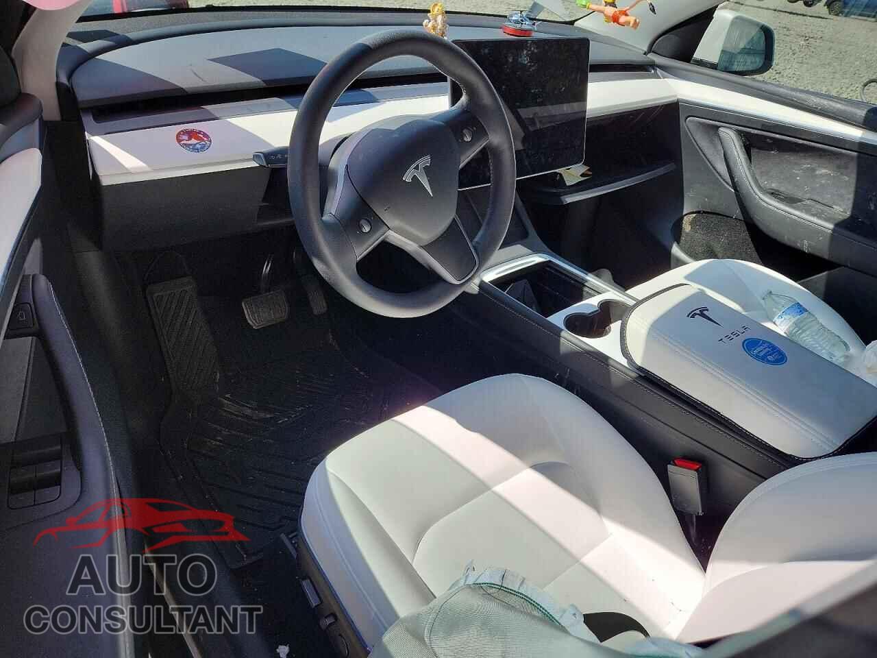 TESLA MODEL Y 2023 - 7SAYGDEE2PF703107