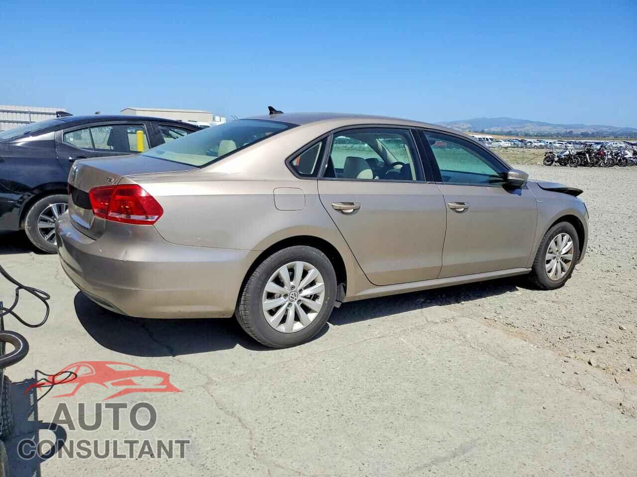 VOLKSWAGEN PASSAT 2015 - 1VWAS7A32FC068384