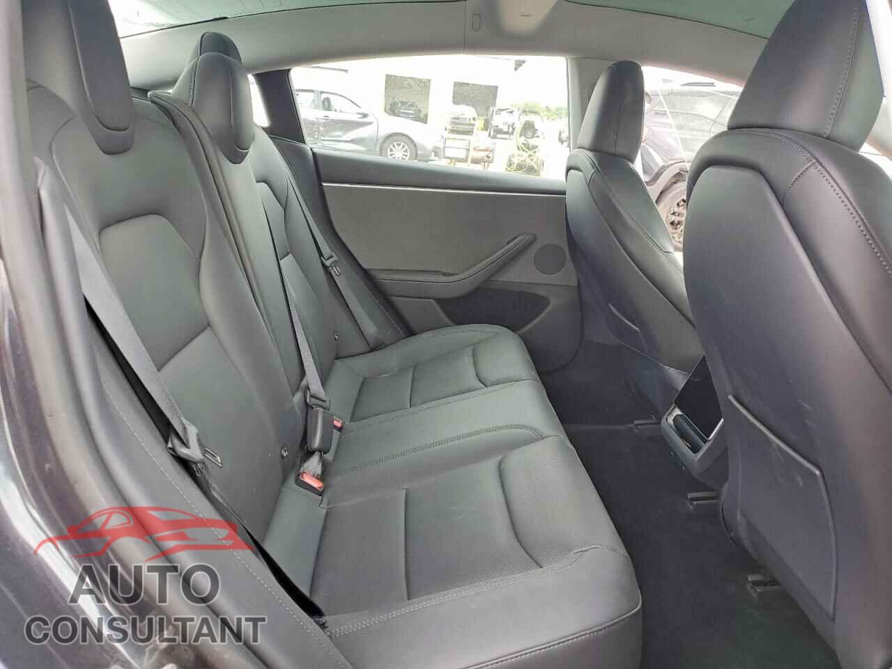 TESLA MODEL 3 2024 - 5YJ3E1EA1RF773550