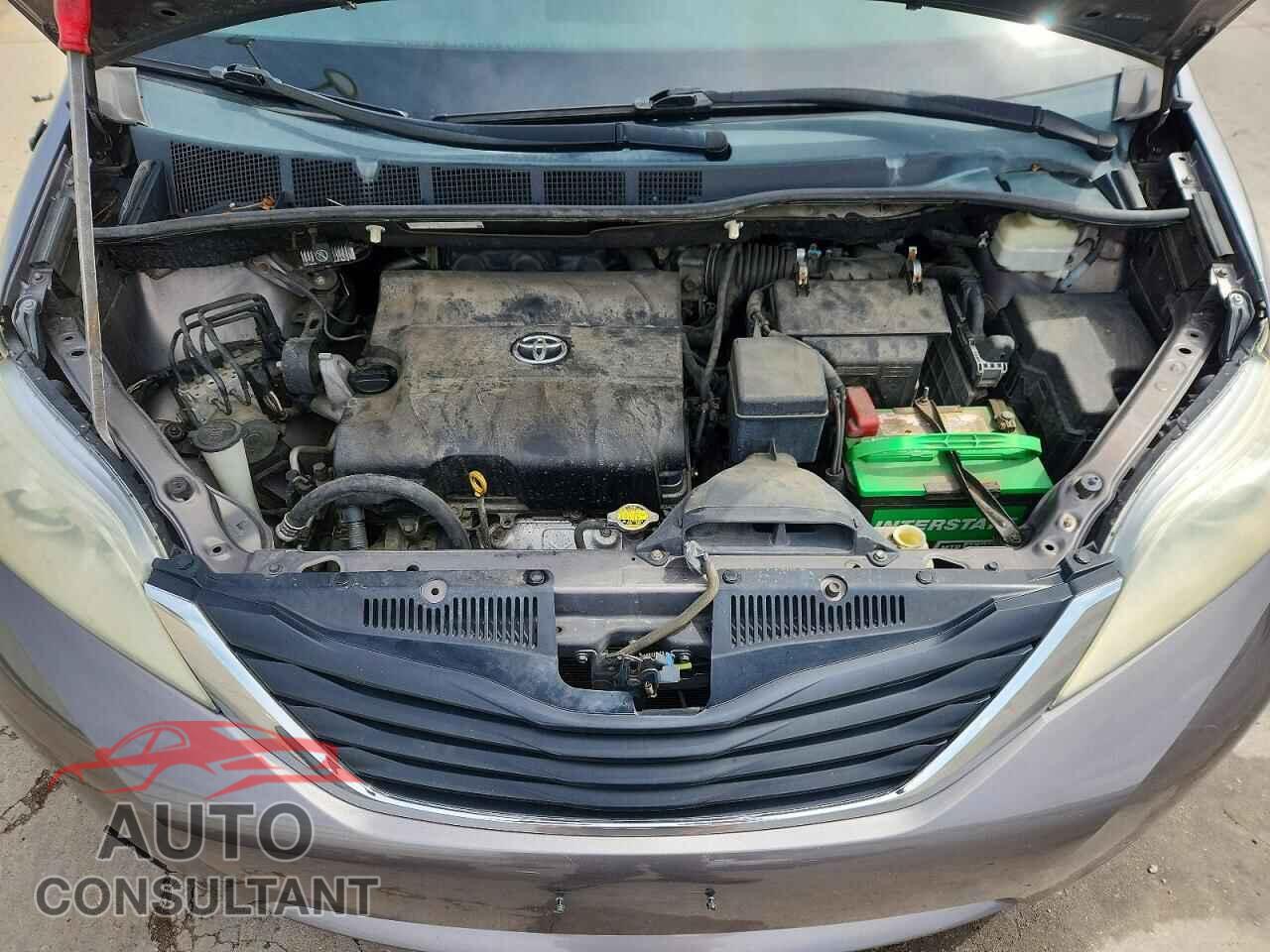 TOYOTA SIENNA 2011 - 5TDKK3DC0BS037624