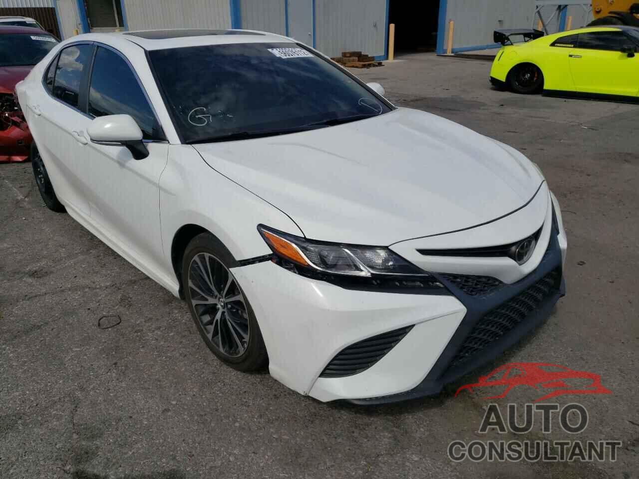 TOYOTA CAMRY 2018 - 4T1B11HK4JU516983