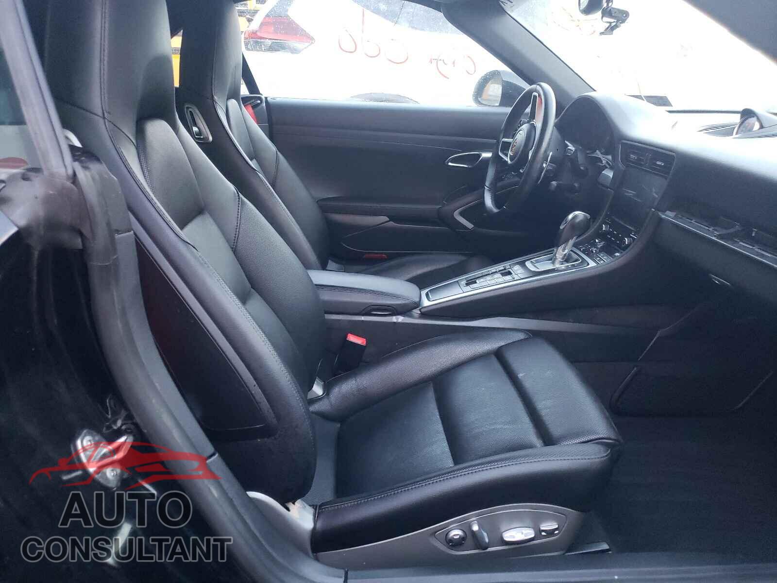 PORSCHE 911 2017 - WP0CA2A91HS141713