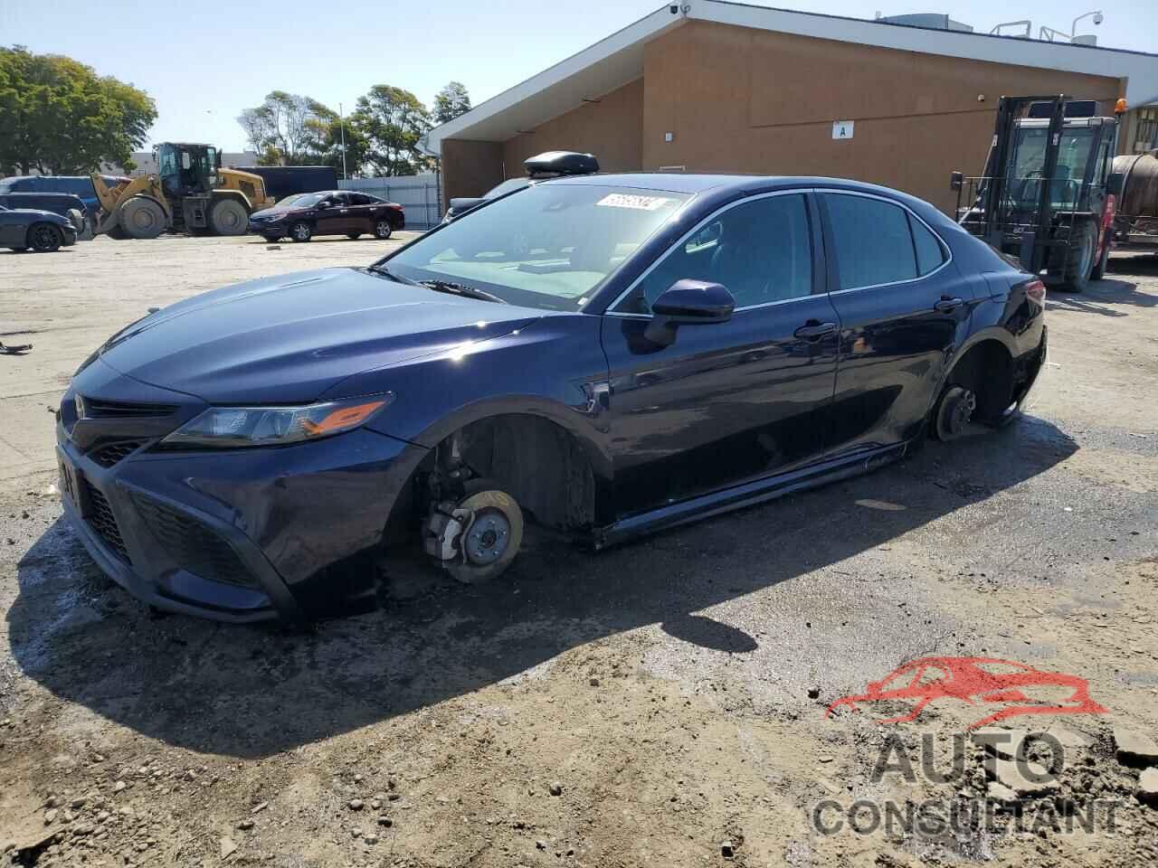 TOYOTA CAMRY 2021 - 4T1G11AKXMU581504