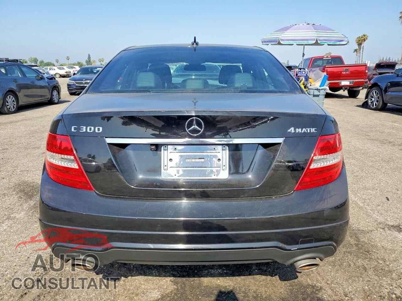 MERCEDES-BENZ C-CLASS 2012 - WDDGF8BB8CR226237