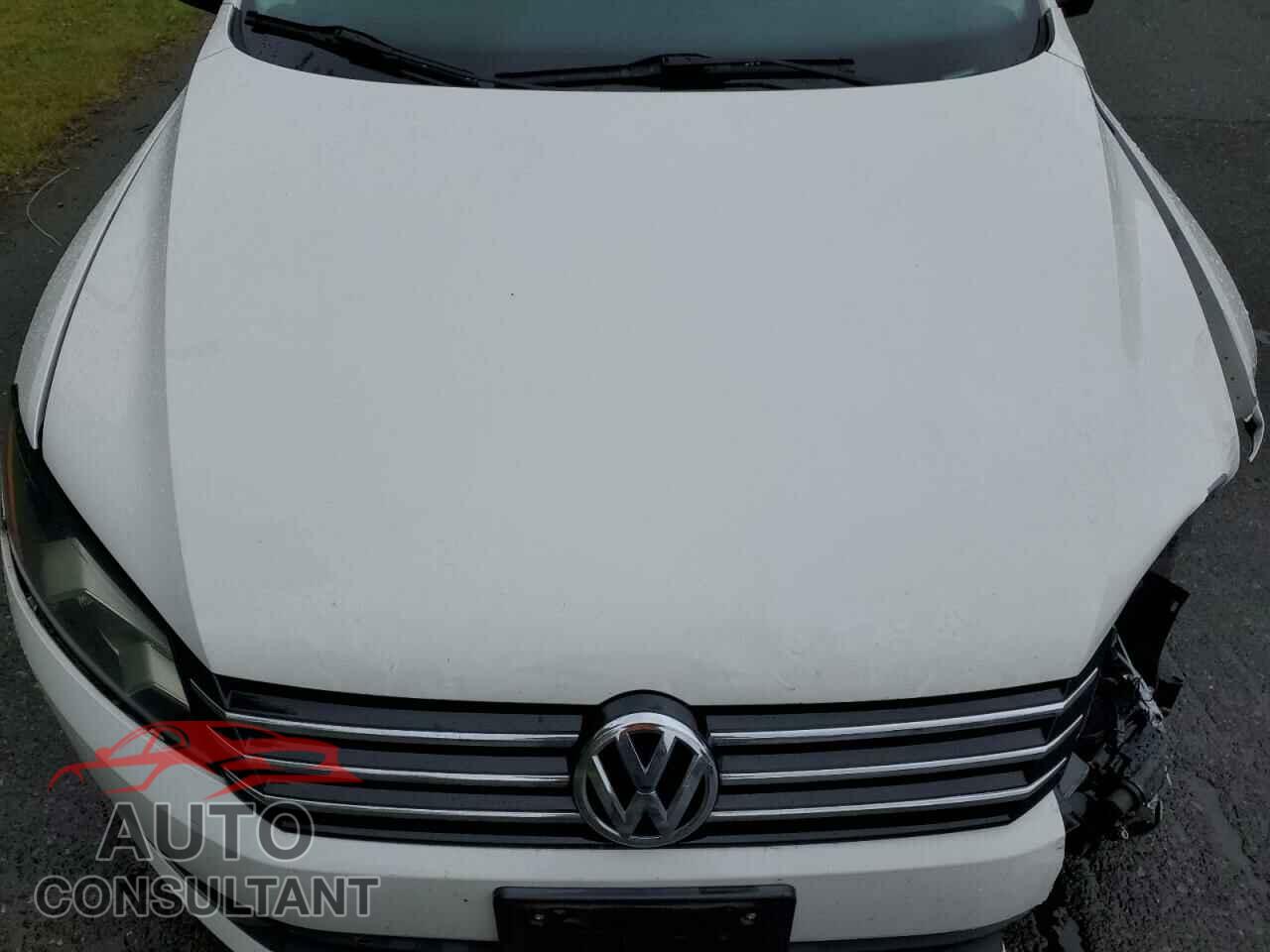VOLKSWAGEN PASSAT 2015 - 1VWAT7A37FC042294