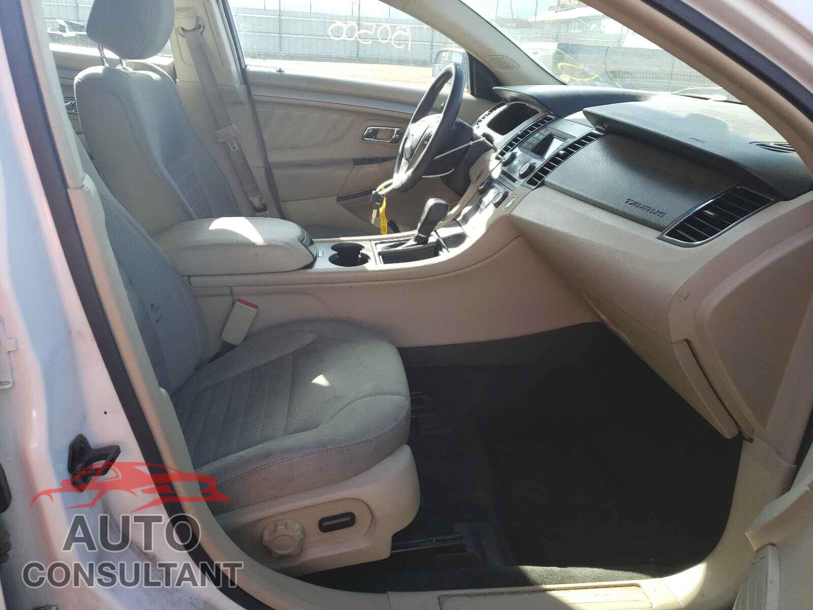 FORD TAURUS 2017 - 1FAHP2D89HG105882