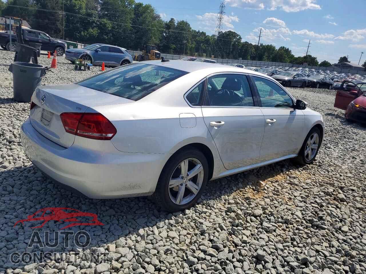 VOLKSWAGEN PASSAT 2015 - 1VWAT7A32FC100358