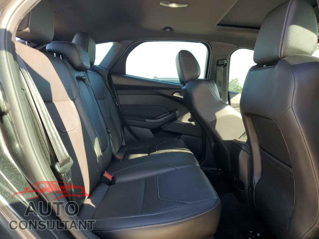 FORD FOCUS 2017 - 1FADP3L95HL336414