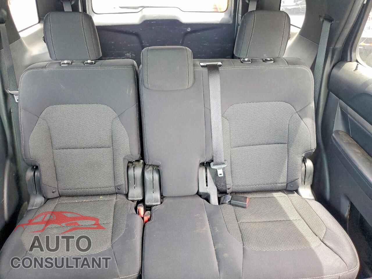FORD EXPLORER 2018 - 1FM5K8D85JGA17430