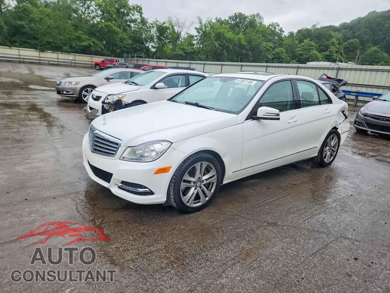 MERCEDES-BENZ C-CLASS 2013 - WDDGF8AB4DR298782