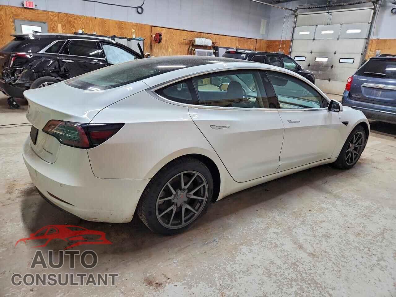 TESLA MODEL 3 2020 - 5YJ3E1EB5LF744360