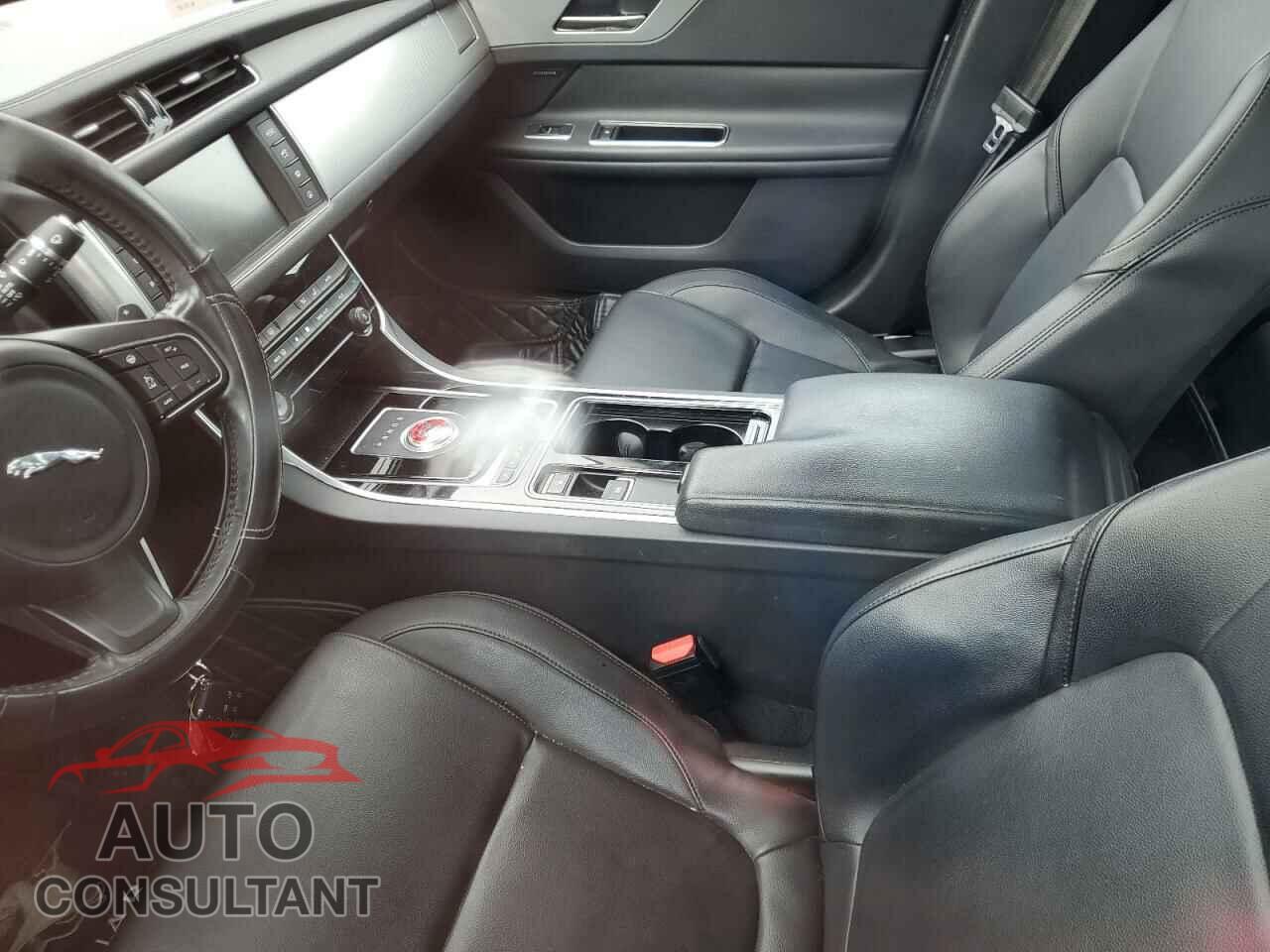 JAGUAR XF 2017 - SAJBD4BV3HCY40993
