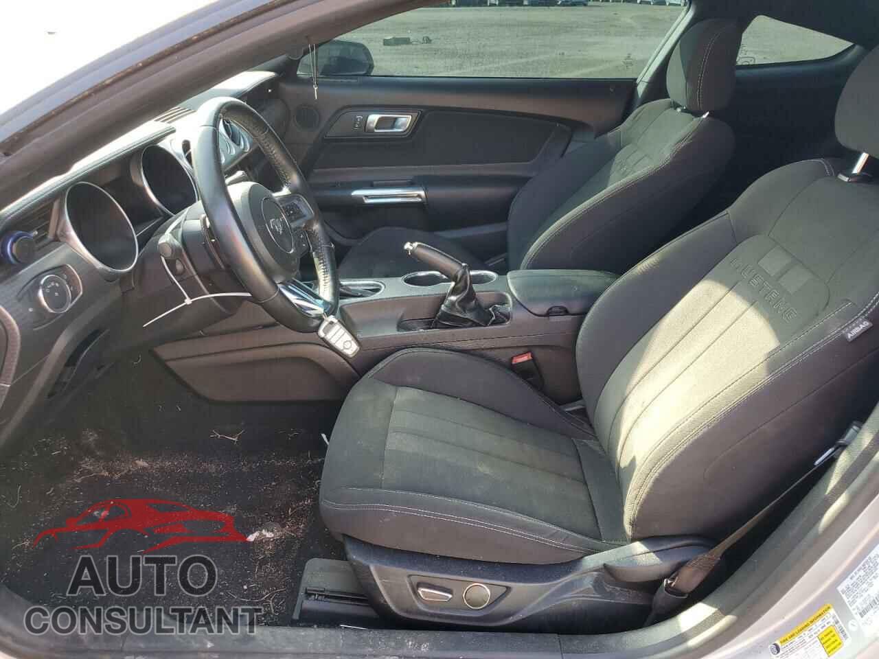 FORD MUSTANG 2019 - 1FA6P8CF9K5125577