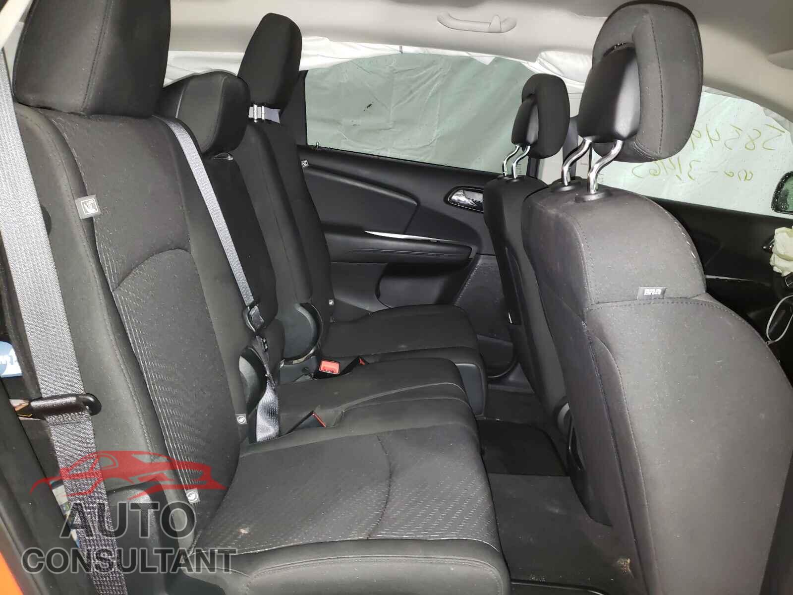 DODGE JOURNEY 2018 - 3C4PDCBG2JT509106
