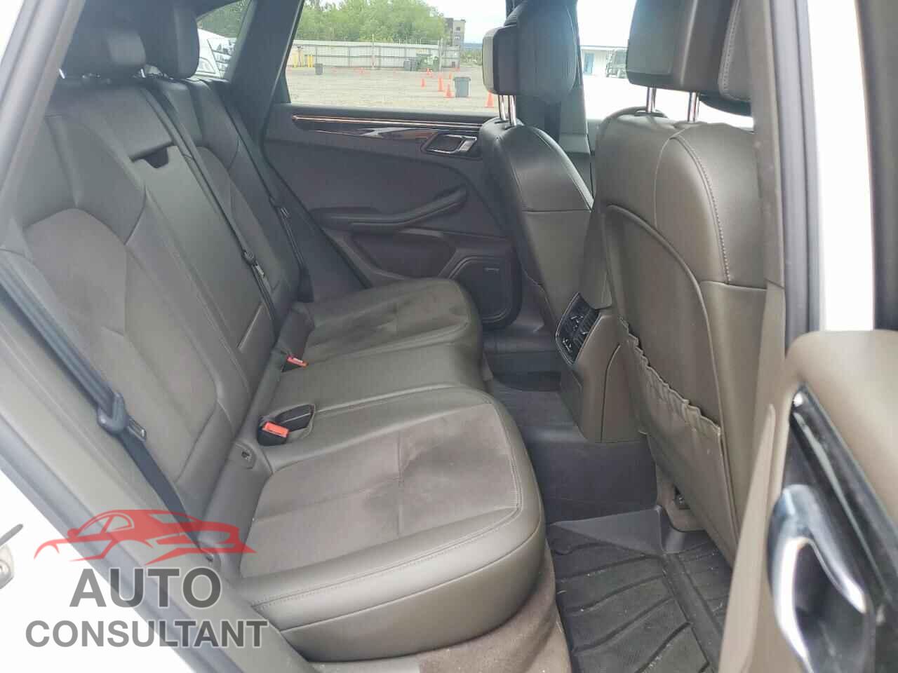 PORSCHE MACAN 2016 - WP1AB2A5XGLB40424