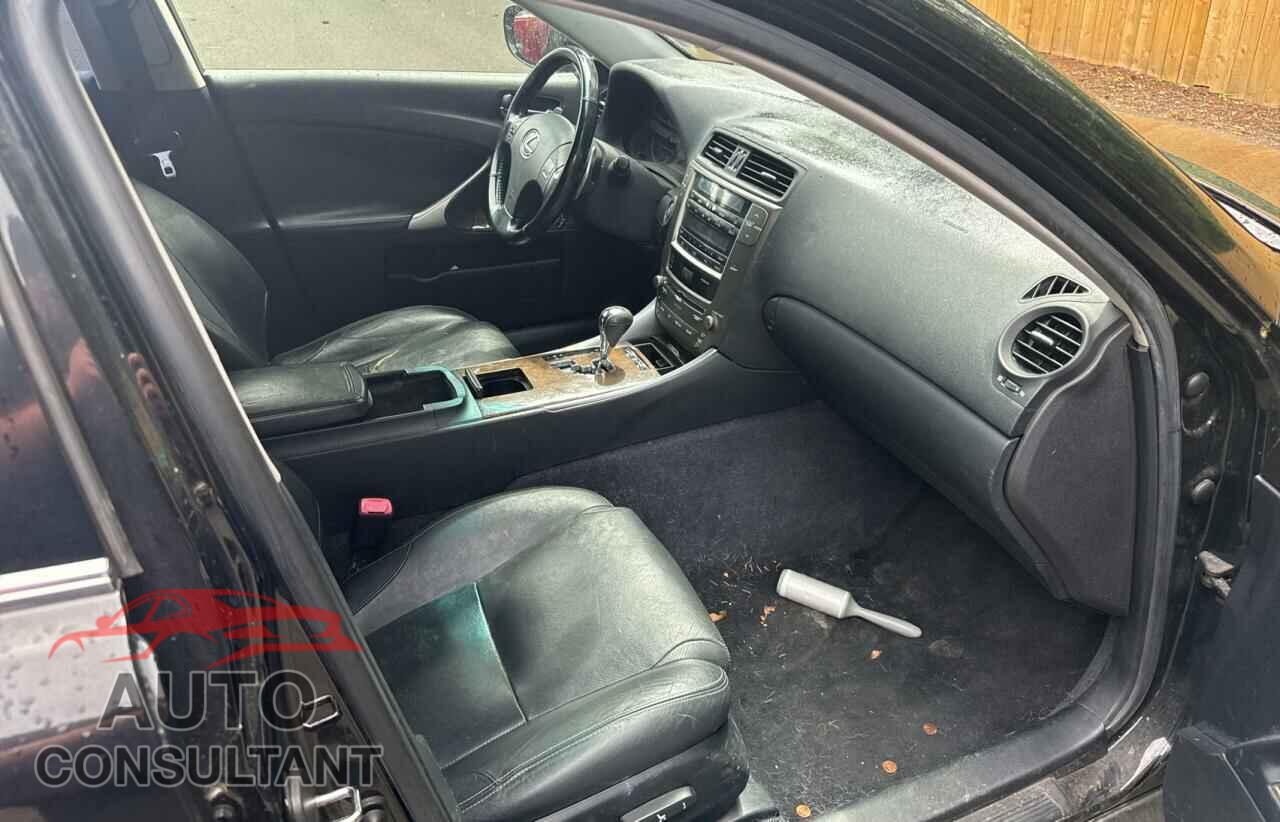LEXUS IS 2009 - JTHBK262092083677