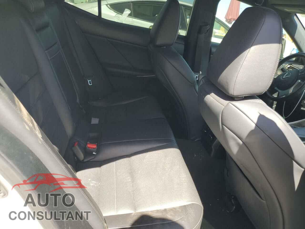 LEXUS IS 2016 - JTHBA1D24G5025163