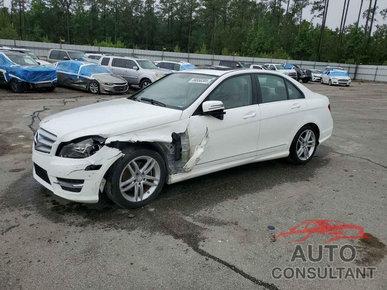 MERCEDES-BENZ C-CLASS 2013 - WDDGF4HB3DG093576