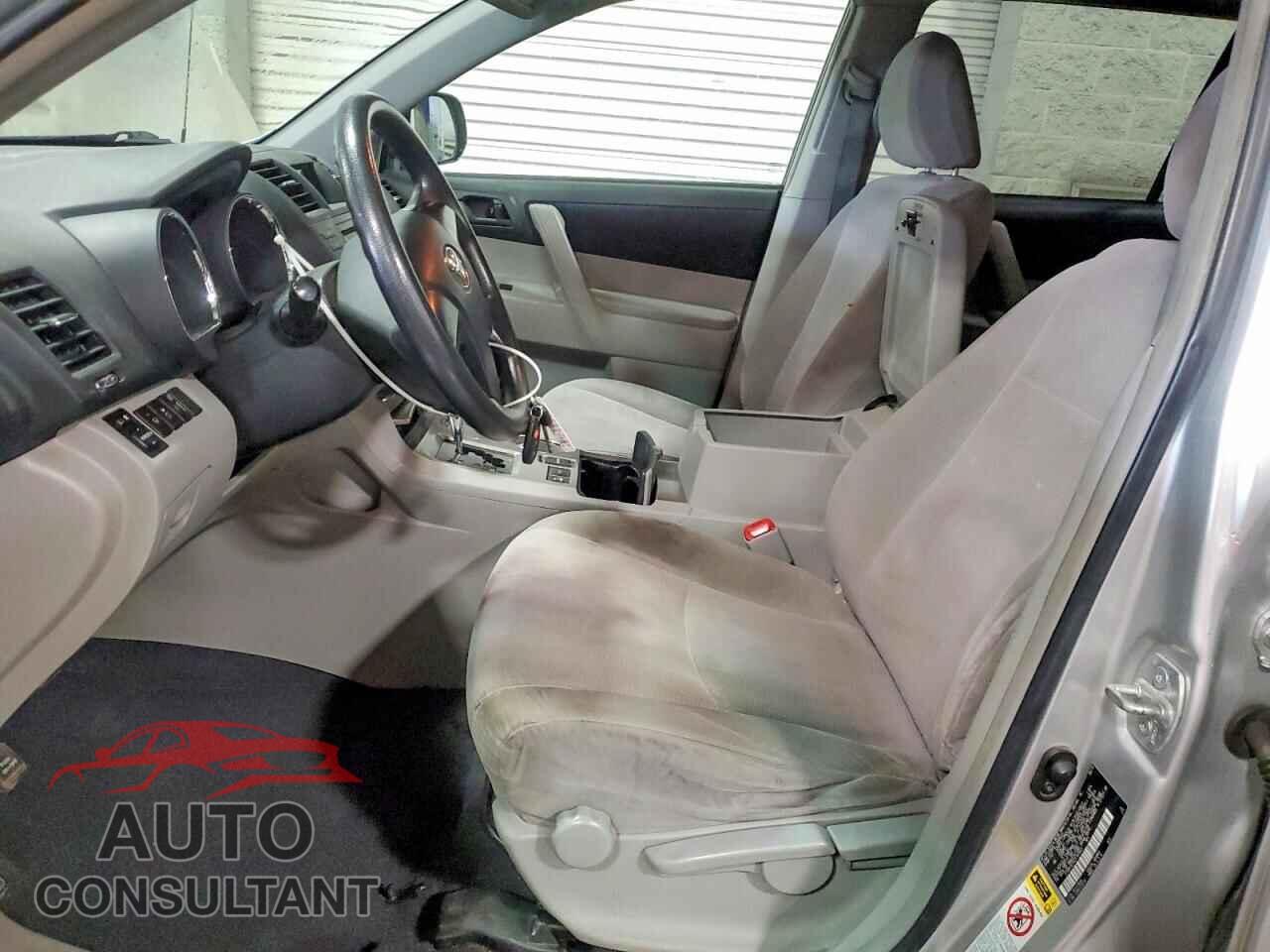 TOYOTA HIGHLANDER 2012 - 5TDBK3EH4CS157843