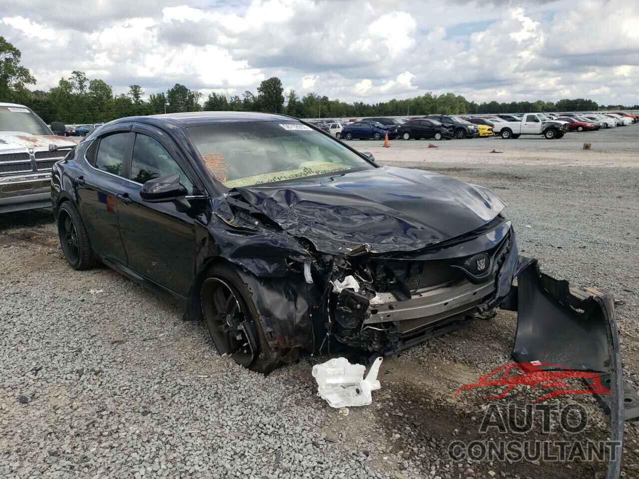 TOYOTA CAMRY 2018 - 4T1B11HK3JU071071