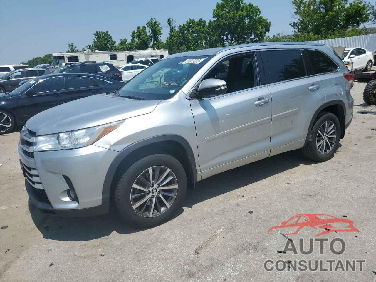 TOYOTA HIGHLANDER 2018 - 5TDJZRFH9JS814769