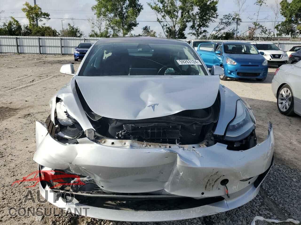 TESLA MODEL 3 2018 - 5YJ3E1EA9JF019106