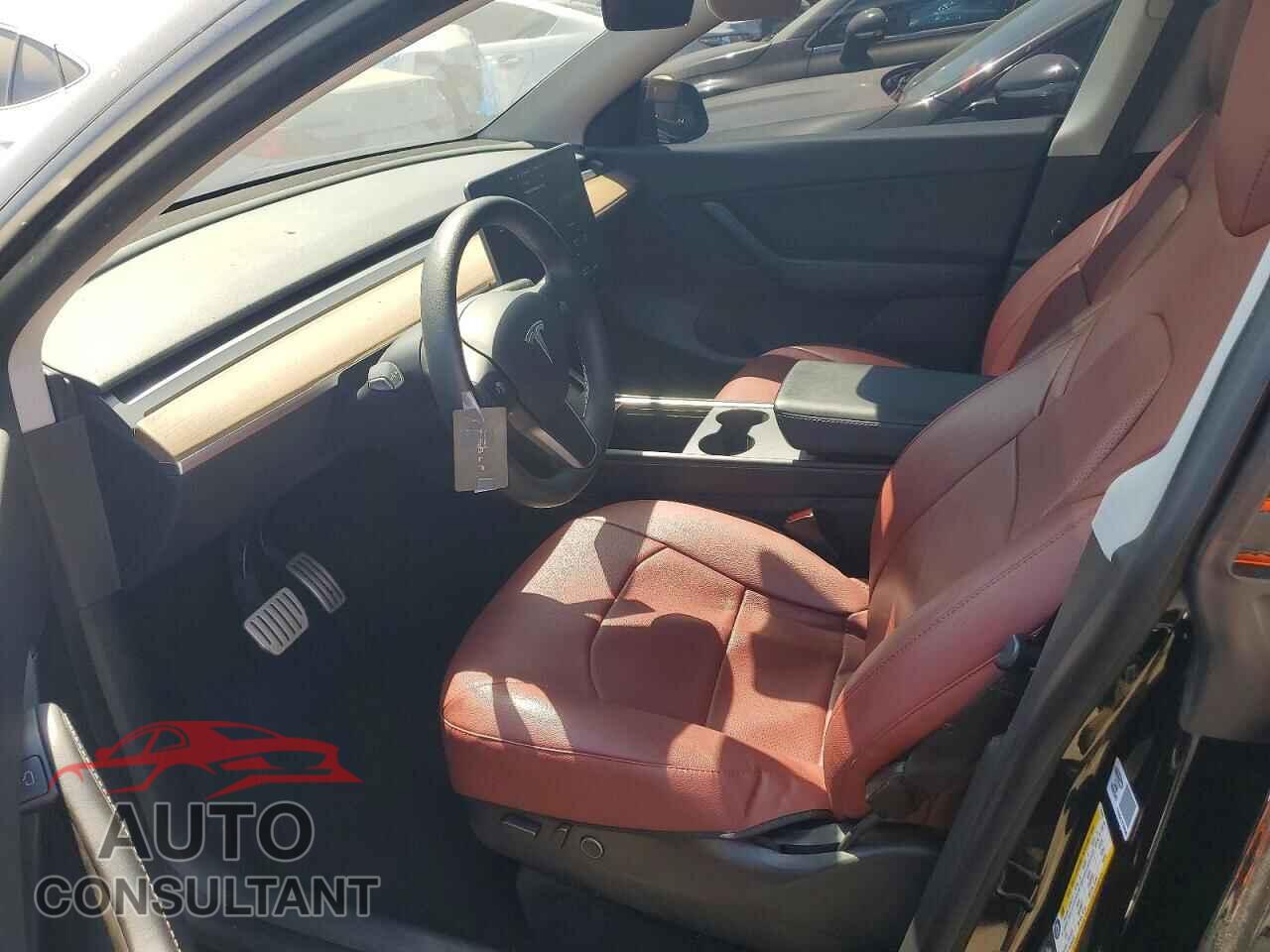 TESLA MODEL Y 2021 - 5YJYGDEF4MF251971