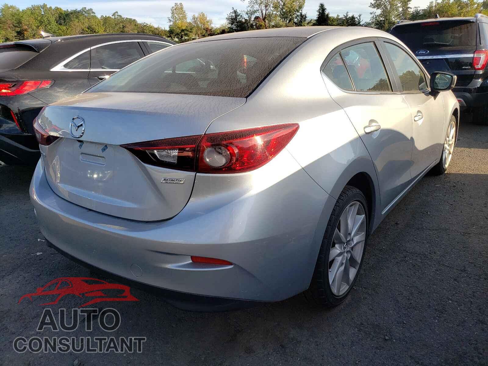MAZDA 3 2017 - 3MZBN1V75HM126656