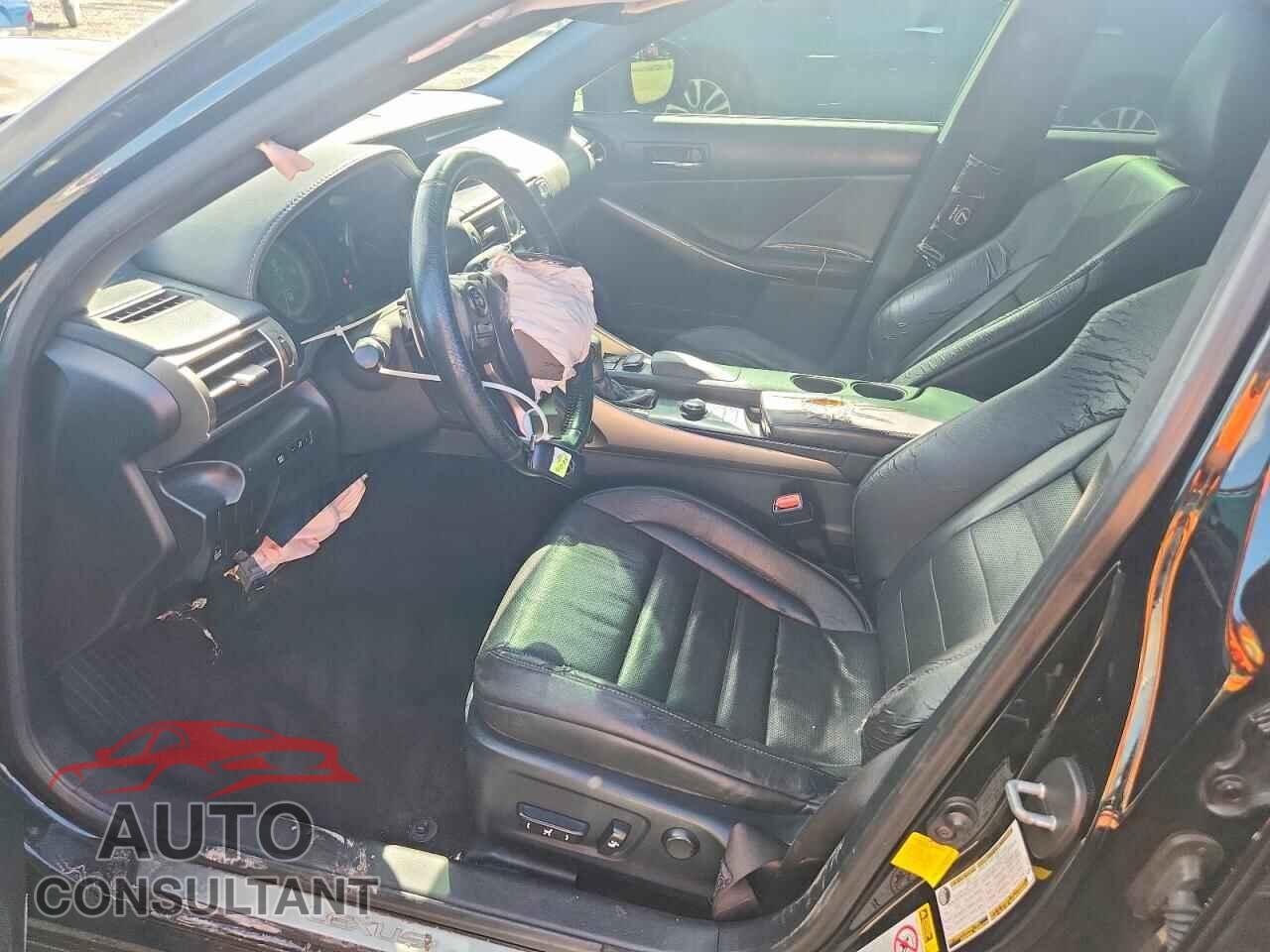 LEXUS IS 2014 - JTHBE1D28E5013082