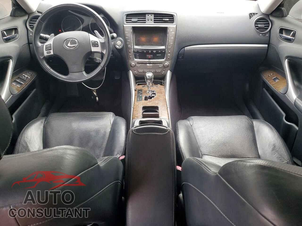 LEXUS IS 2011 - JTHBF5C29B5156155
