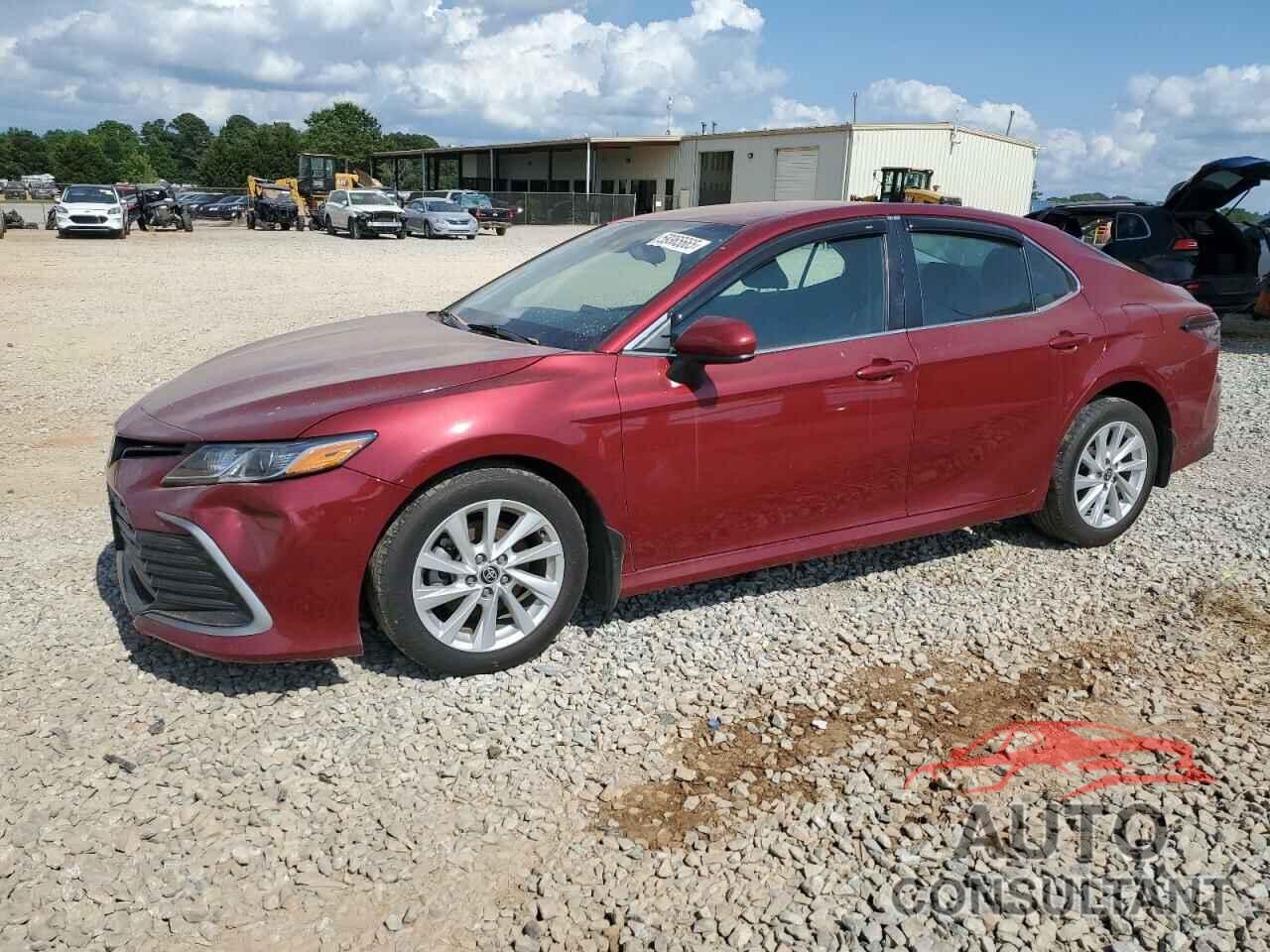 TOYOTA CAMRY 2022 - 4T1C11AK9NU638453