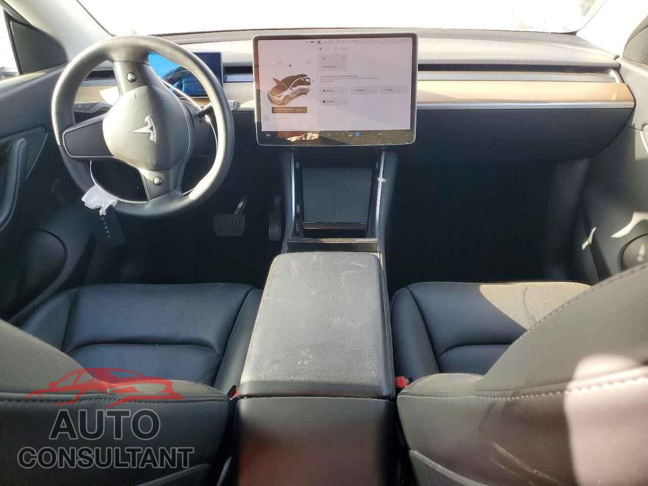 TESLA MODEL Y 2021 - 5YJYGDEE4MF094594