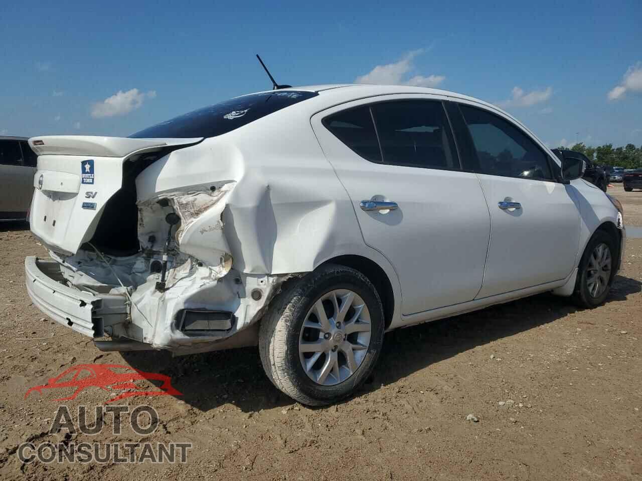 NISSAN VERSA 2017 - 3N1CN7AP0HL903589